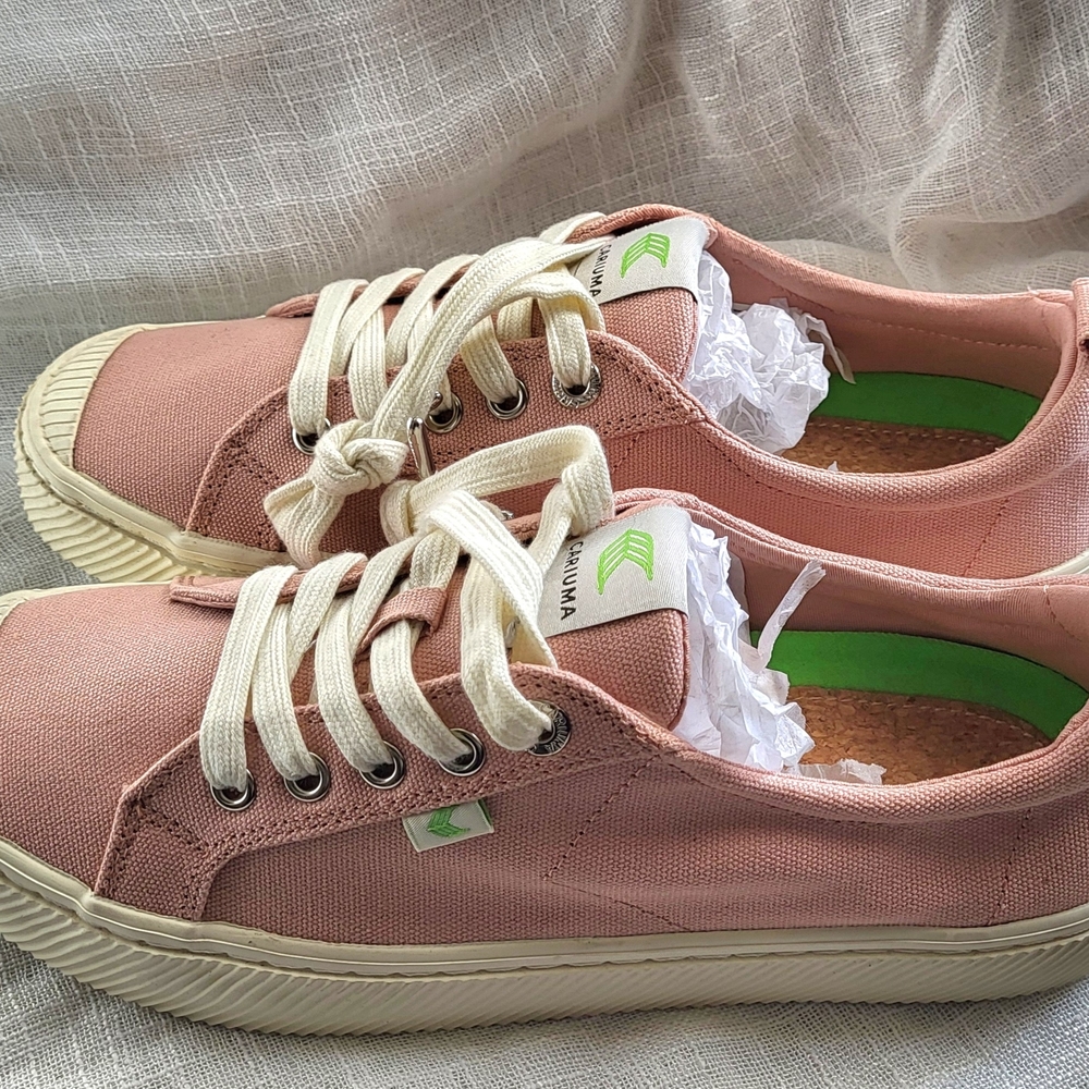 Cariuma OCA Low Cap Tie Sneaker in Rose